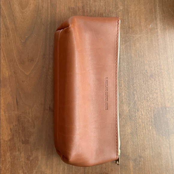 Portland Leather Goods Toiletry Bag - Picture 6 of 7